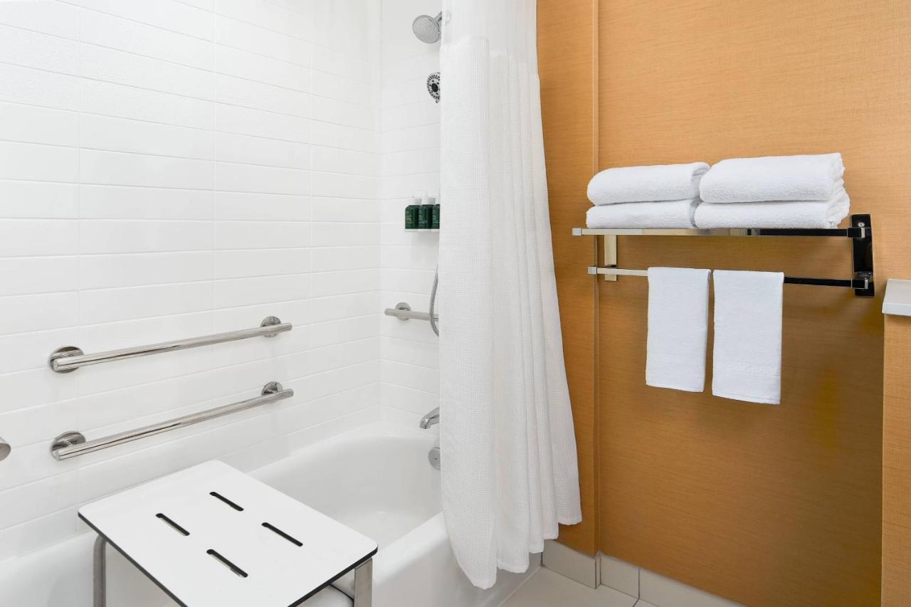 Fairfield Inn & Suites By Marriott Fresno Yosemite International Airport Exterior foto